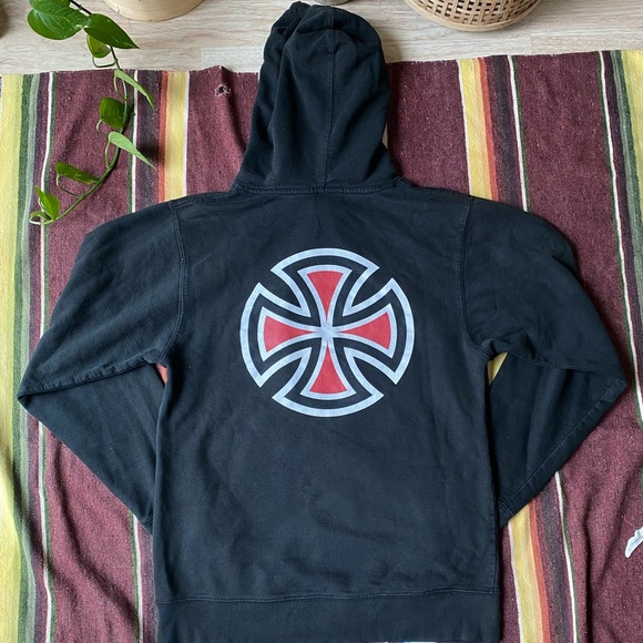 90s INDEPENDENT Trucks Skating Hoodie - Picture 2 of 3